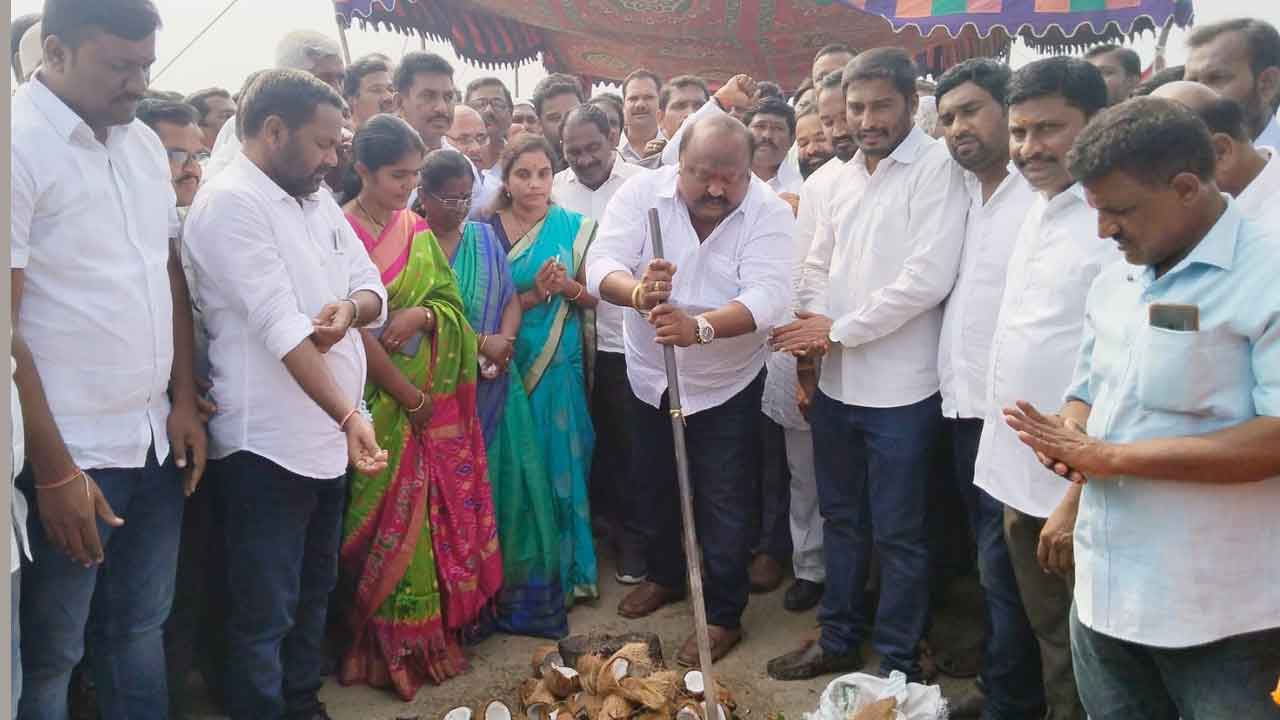 వంతెనల నిర్మాణంతో ఎలగందులకు పూర్వ వైభవం