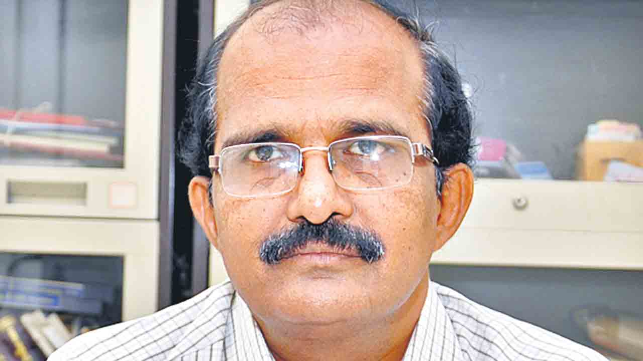 ‘ఆకుపచ్చ కవితలు’కు కేంద్ర పురస్కారం.. వారాల ఆనంద్కు సాహిత్య అవార్డు