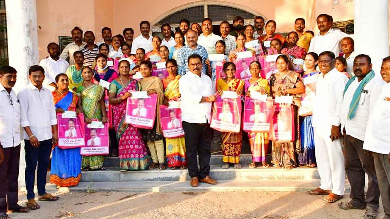 పథకాల అమలులో తెలంగాణ దేశానికే ఆదర్శ