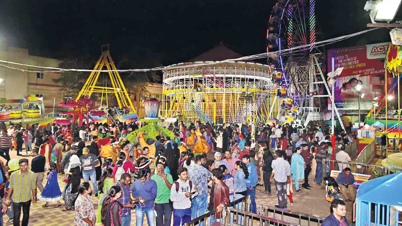 నుమాయిష్‌ ఏర్పాట్లు షురూ..