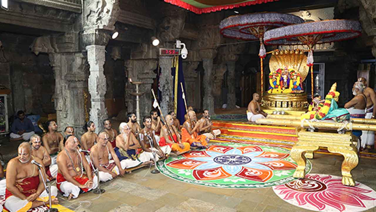 శ్రీవారి ఆలయంలో అధ్యయనోత్సవాలు ప్రారంభం
