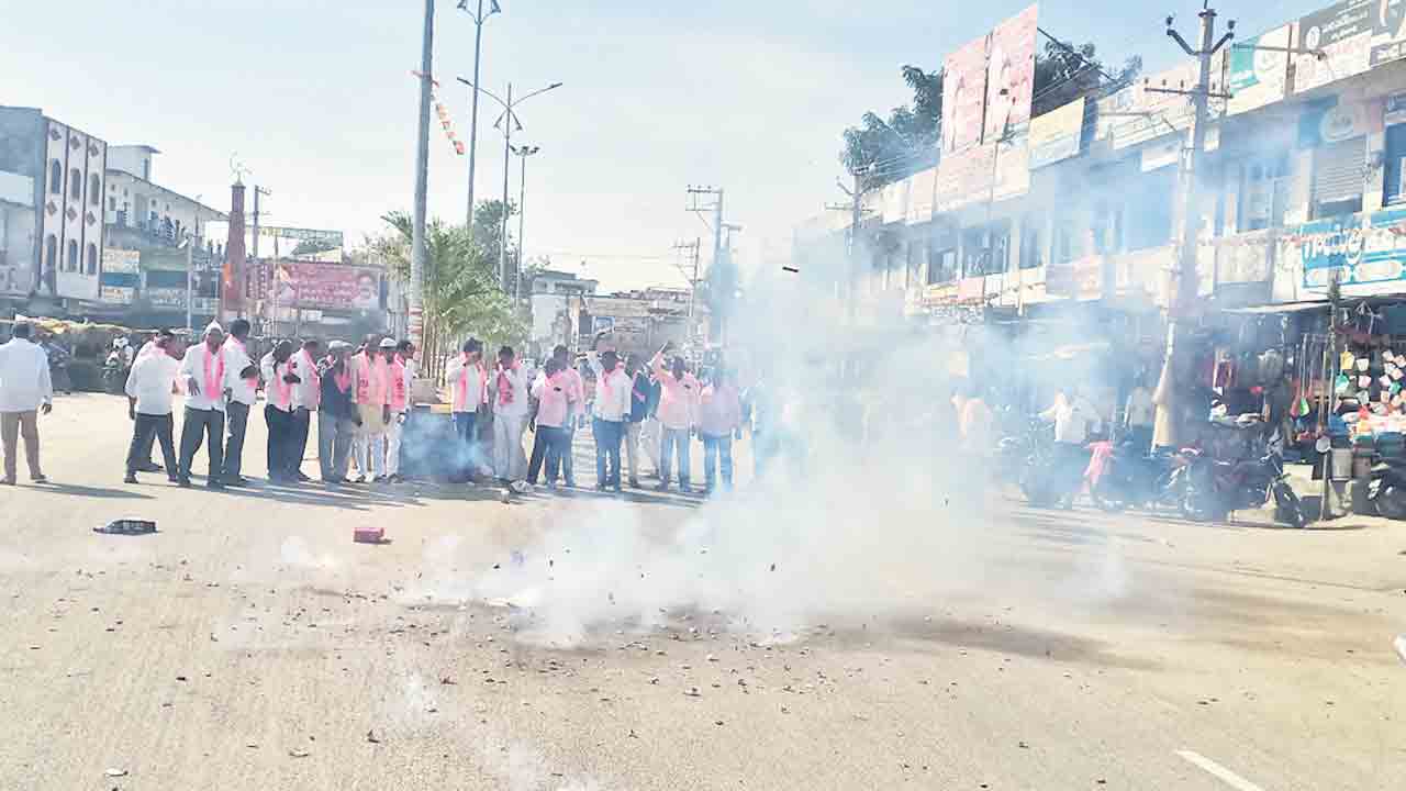 ఘనంగా ‘బీఆర్‌ఎస్‌’ సంబురాలు