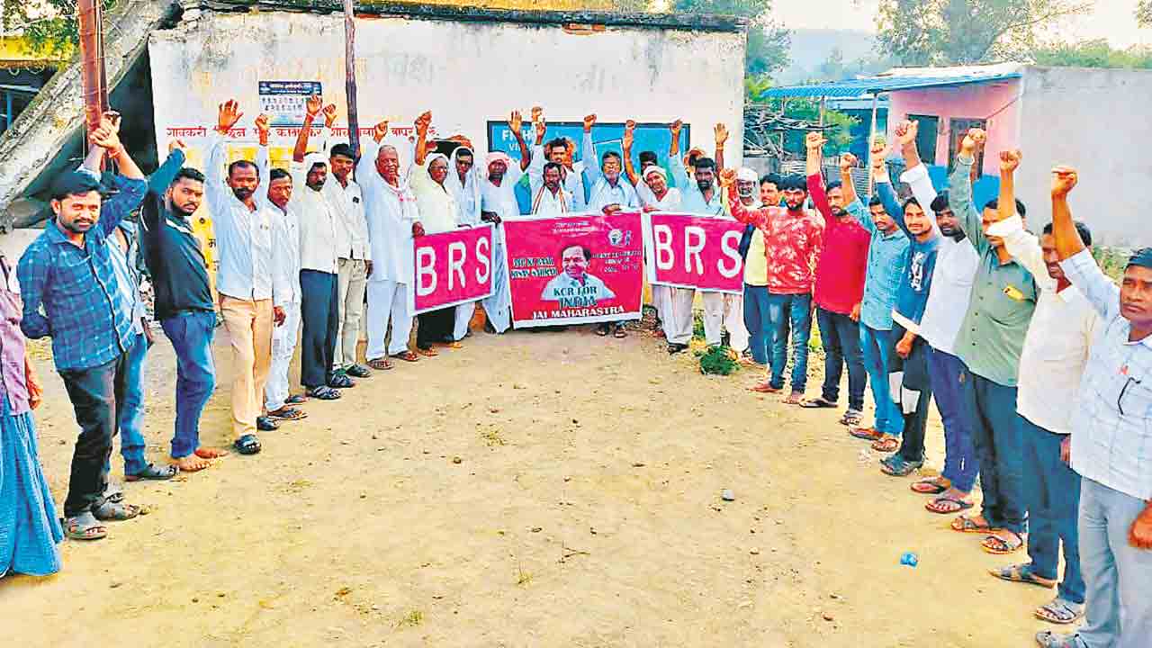 మమ్మల్ని తెలంగాణలో కలపండి