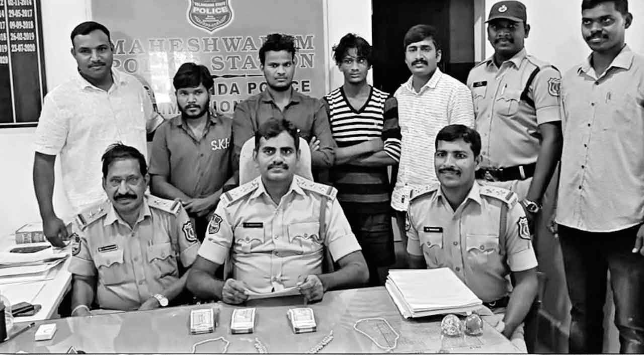 48 గంటల్లోనే దొంగలు దొరికారు