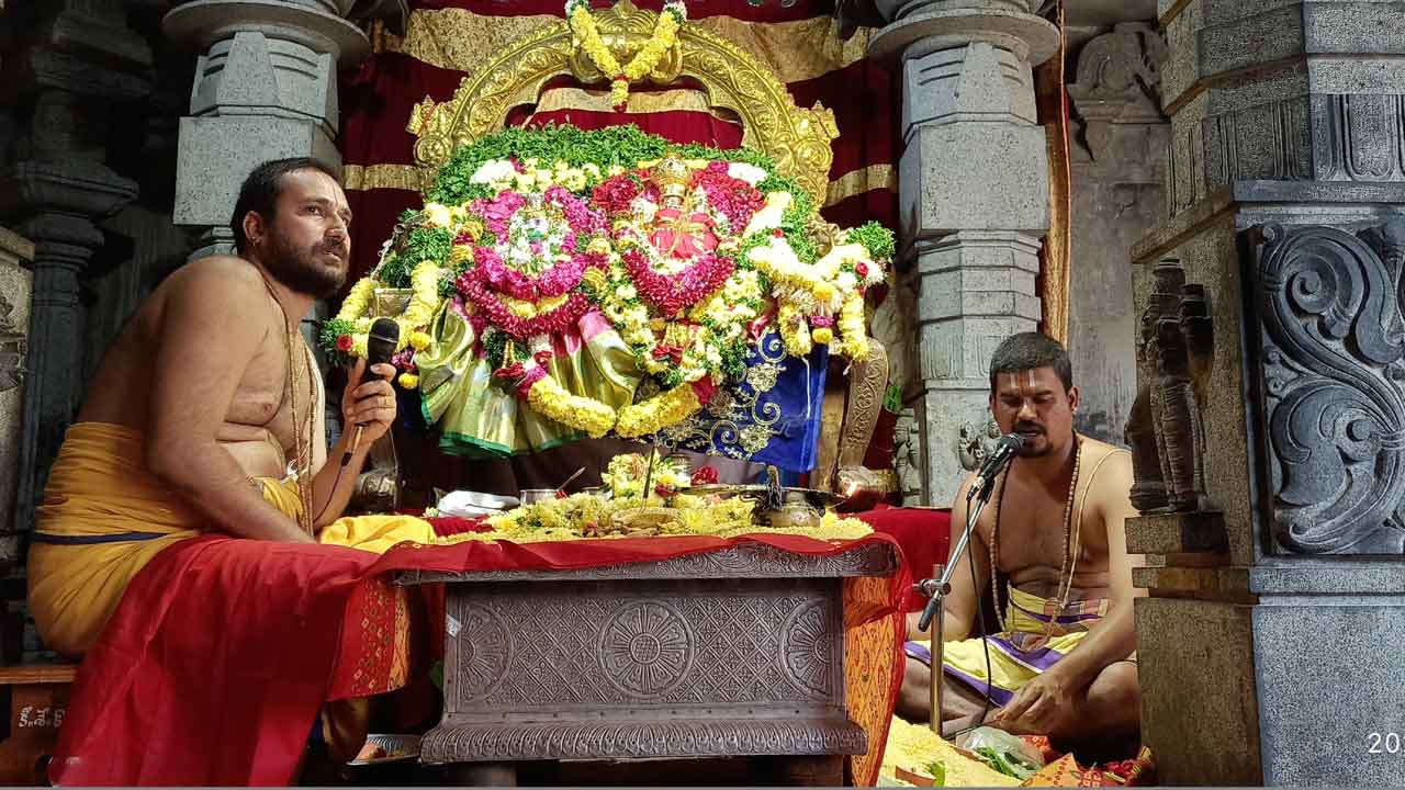 యాదాద్రీశుడికి వైభవంగా నిత్యార్చనలు