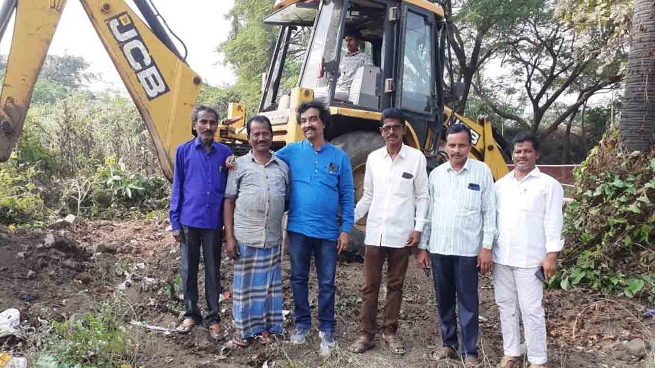 సొంత ఖర్చు కొంత మానుకు.. బడి బాగుకు తోడుపడవోయ్‌..