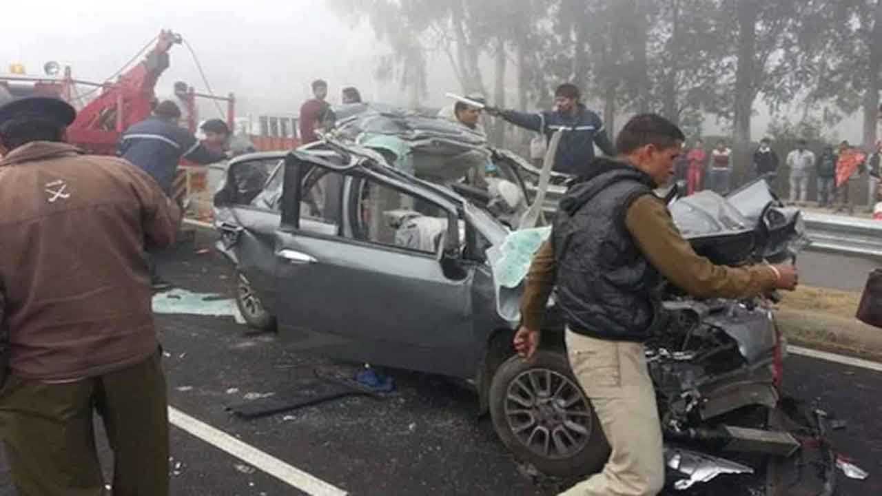 Vehicles collided @ Fog | కర్నాల్‌ ఎన్‌హెచ్‌పై భారీగా పొగమంచు.. 3 ప్రమాదాల్లో 30 వాహనాలు ధ్వంసం
