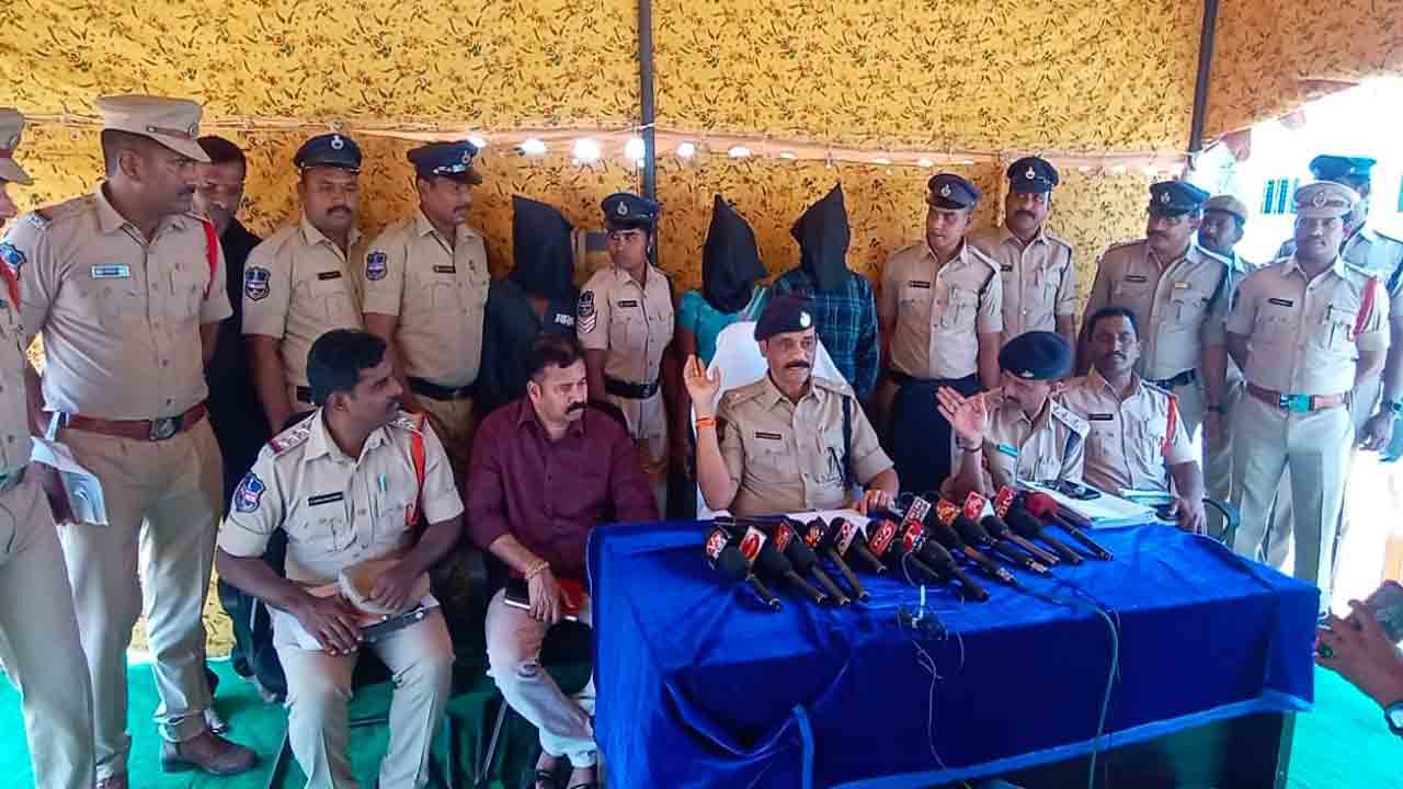 ఘరానా దొంగల ముఠా అరెస్టు