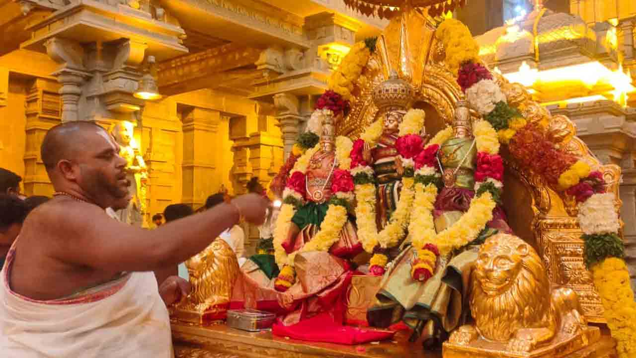 యాదాద్రిలో వైభవంగా సువర్ణ పుష్పార్చన