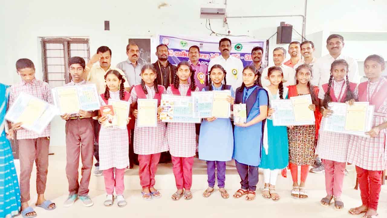 రాష్ట్ర స్థాయికి ఎంపికైన సైన్స్‌ ప్రాజెక్టులు