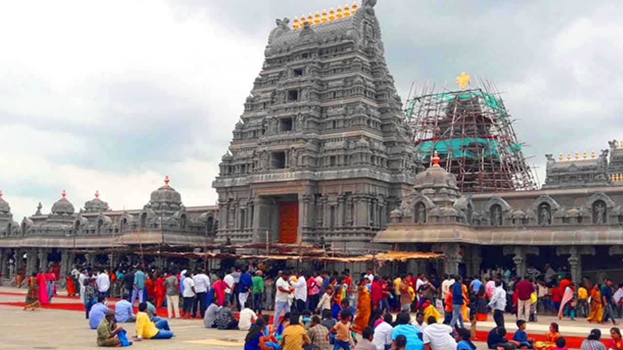 యాదాద్రీశుడికి సుప్రభాత సేవ