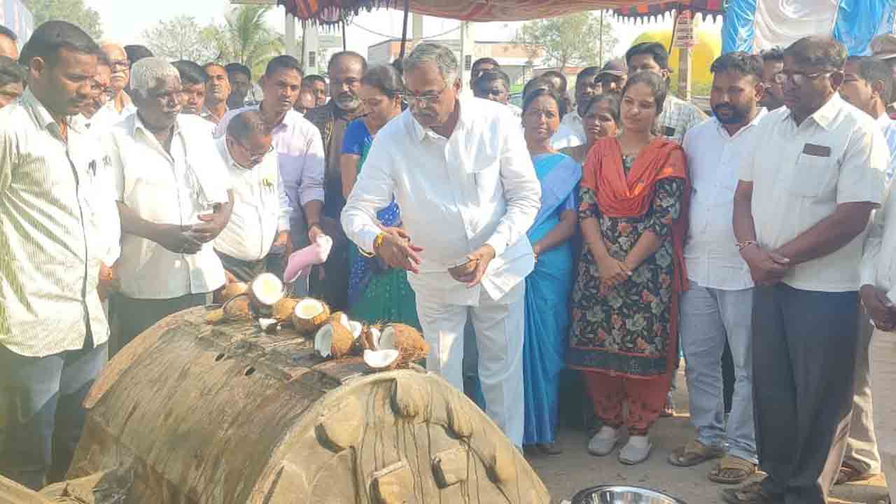 రహదారుల అభివృద్ధికి ప్రభుత్వం కృషి