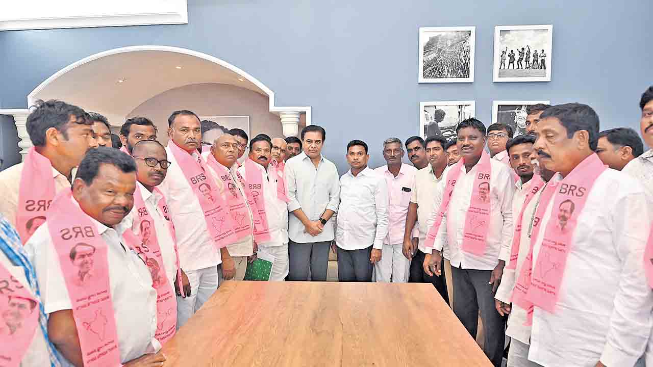 కాంగ్రెస్‌ నుంచి బీఆర్‌ఎస్‌లోకి