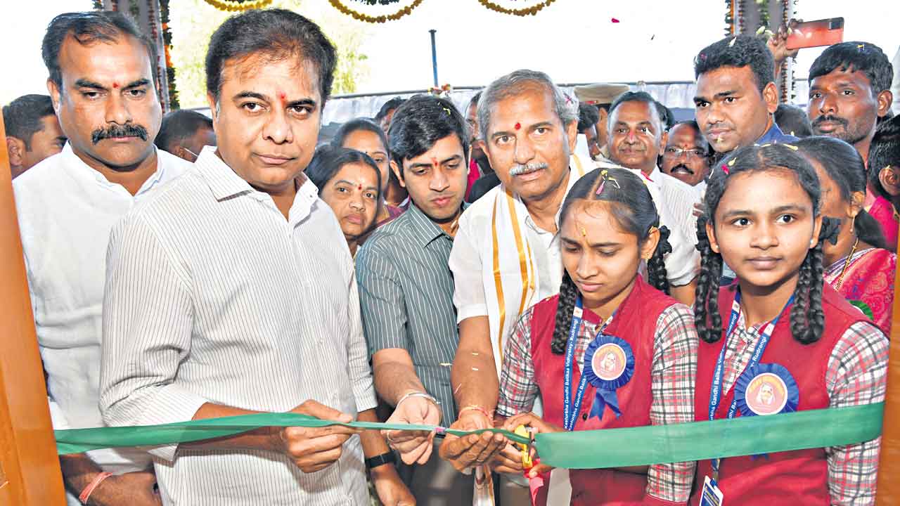 డ్రగ్స్‌ నిరూపిస్తవా..! చెప్పుదెబ్బలు తింటవా?