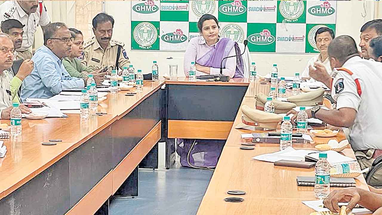 అభివృద్ధి పనులు వేగవంతం చేయాలి