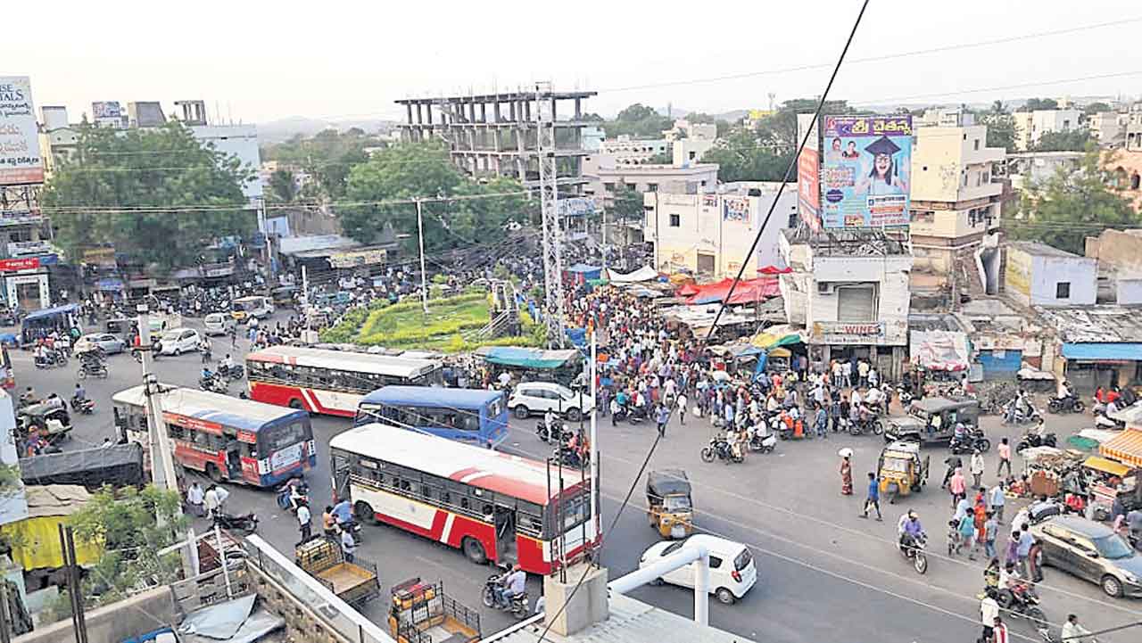 డివిజన్‌కు మరో రెండు పోలీస్‌ స్టేషన్లు