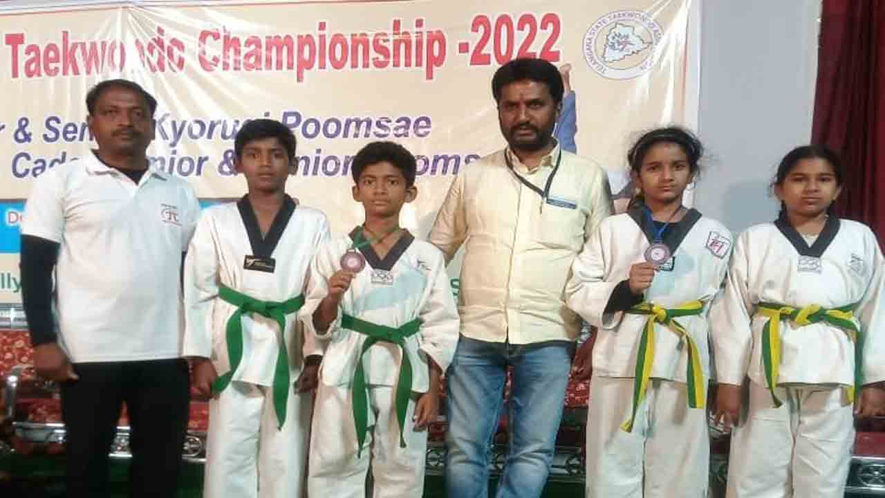 తైక్వాండో పోటీల్లో హుజూర్‌నగర్‌ విద్యార్థుల ప్రతిభ