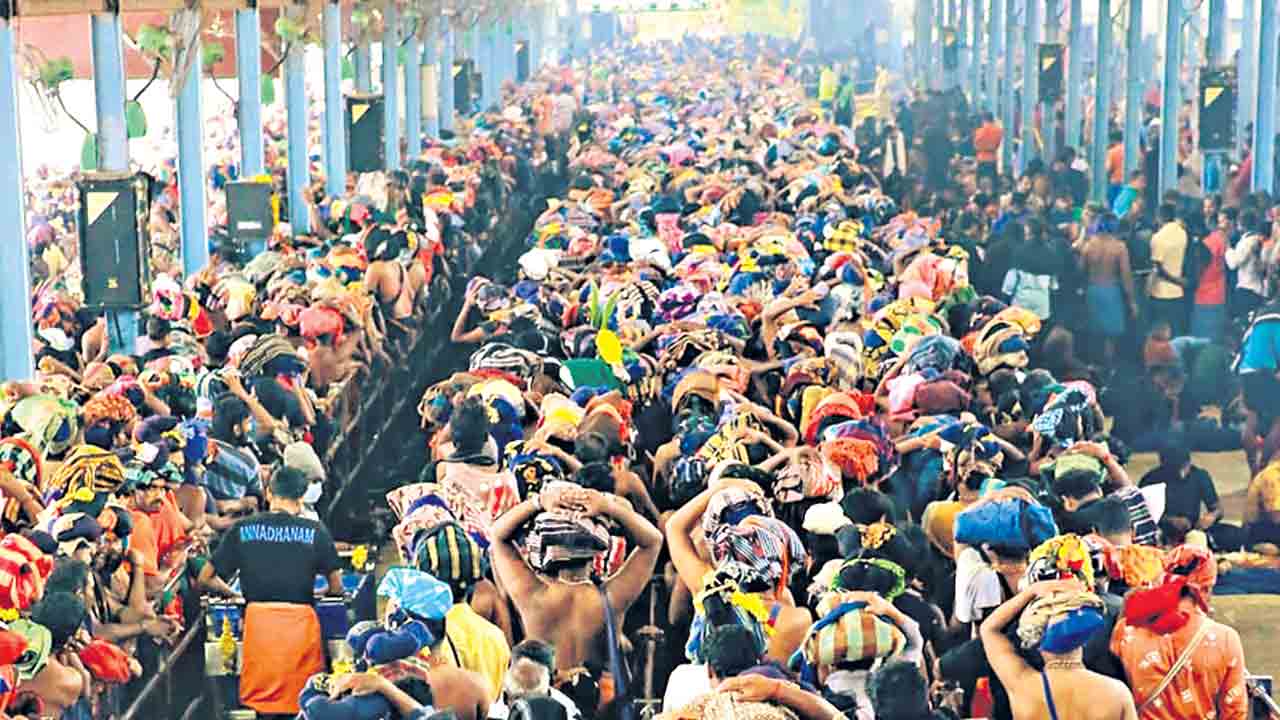 రోజుకు 90 వేల మందికే దర్శనం.. శబరిమలలో దర్శన వేళలు గంట పెంపు