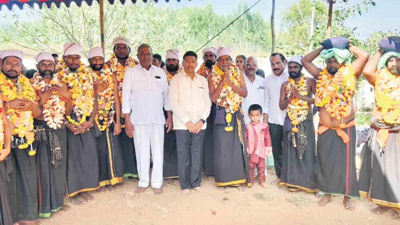 ఆధ్యాత్మికతతోనే మనుషులు గొప్పవారవుతారు
