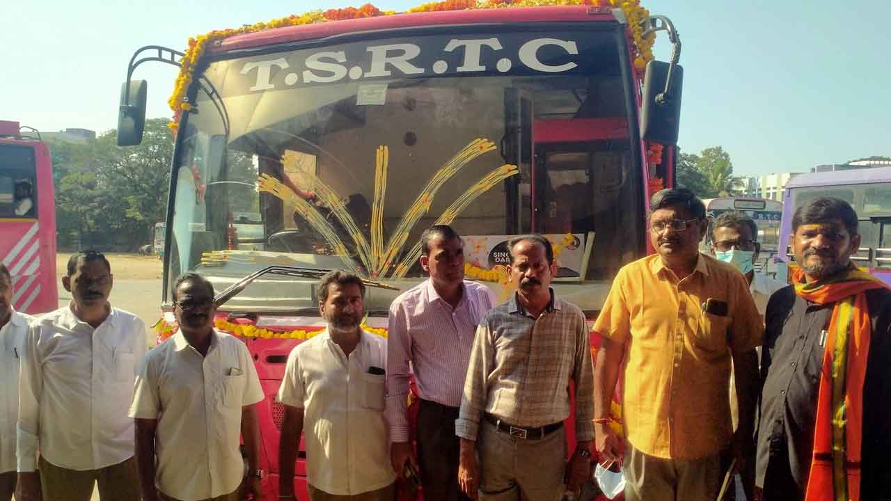 కరీంనగర్‌కు చేరిన కోల్‌ టూరిజం బస్సు