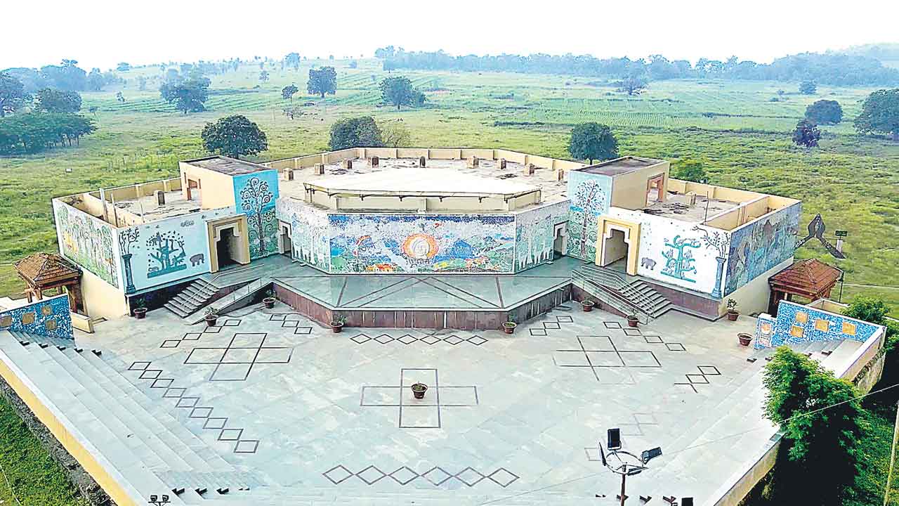 పోరుగడ్డ.. ప్రగతికి అడ్డా..