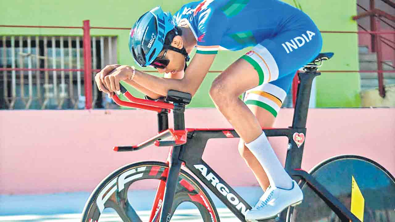 ఆశీర్వాద్‌కు రజతం