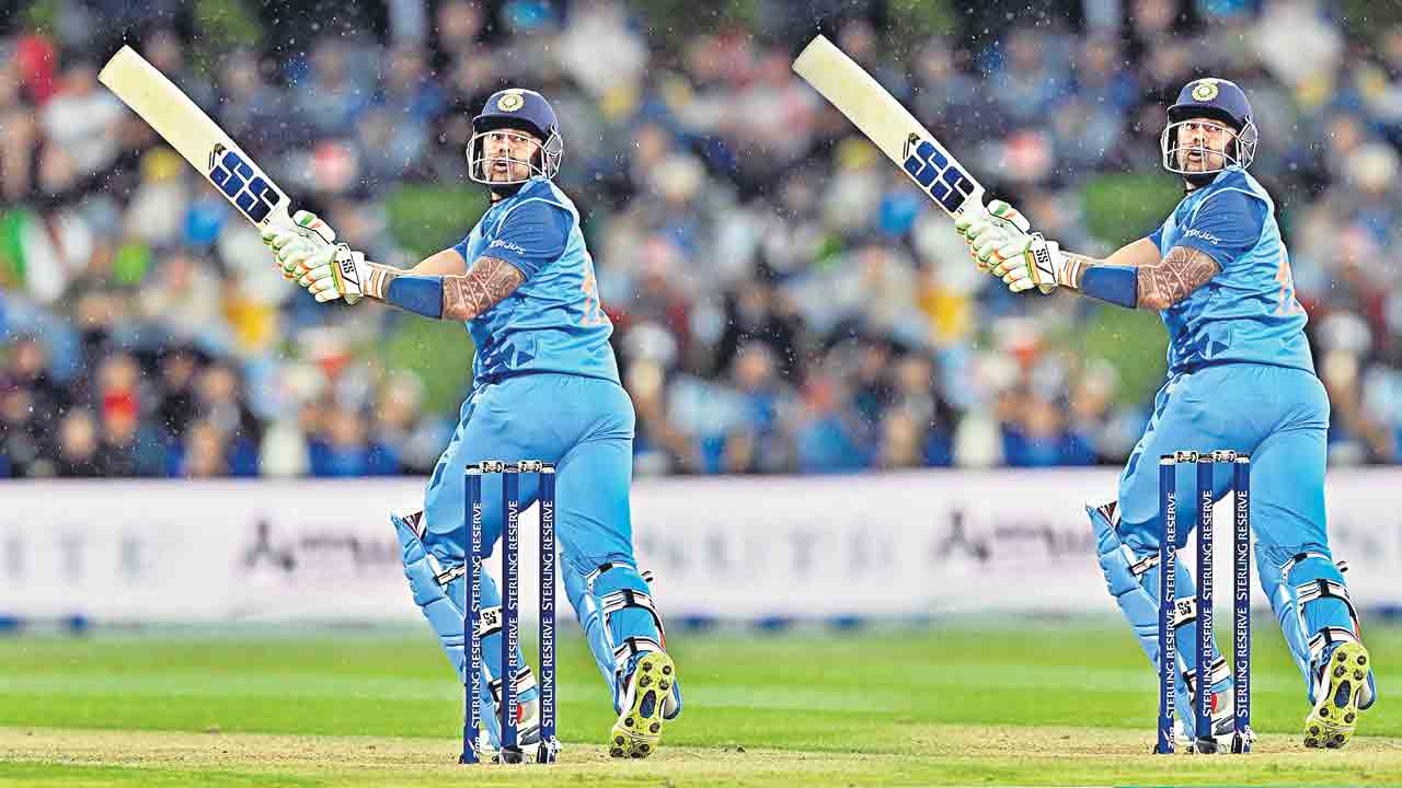 టీ20 ‘క్రికెటర్‌ ఆఫ్‌ ది ఇయర్‌’గా సూర్య, మందన పేర్లు