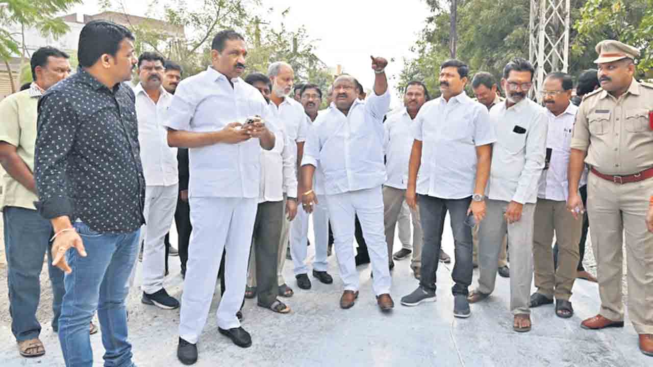 స్మార్ట్‌సిటీ పనులు పూర్తి చేయండి