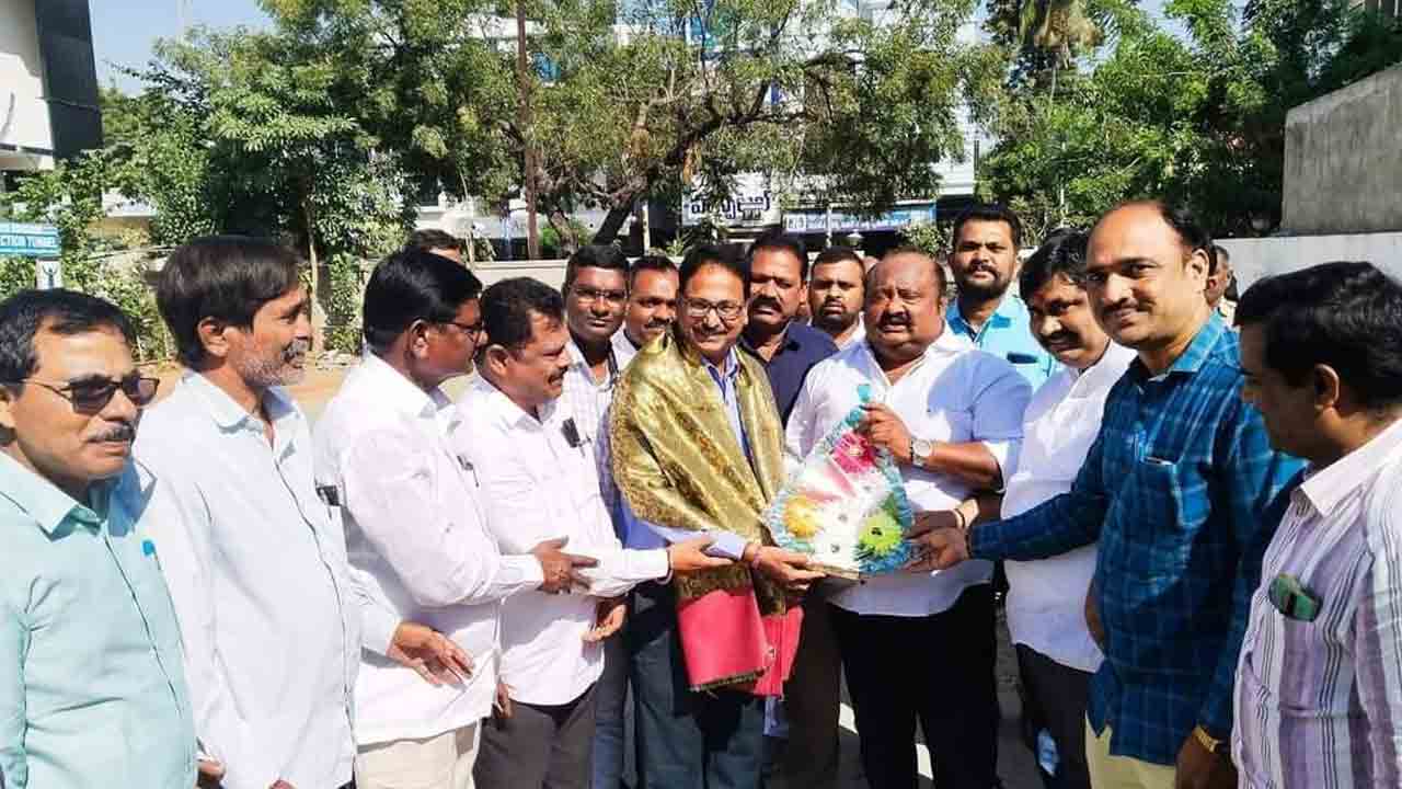 వైద్య శిబిరాలను సద్వినియోగం చేసుకోవాలి