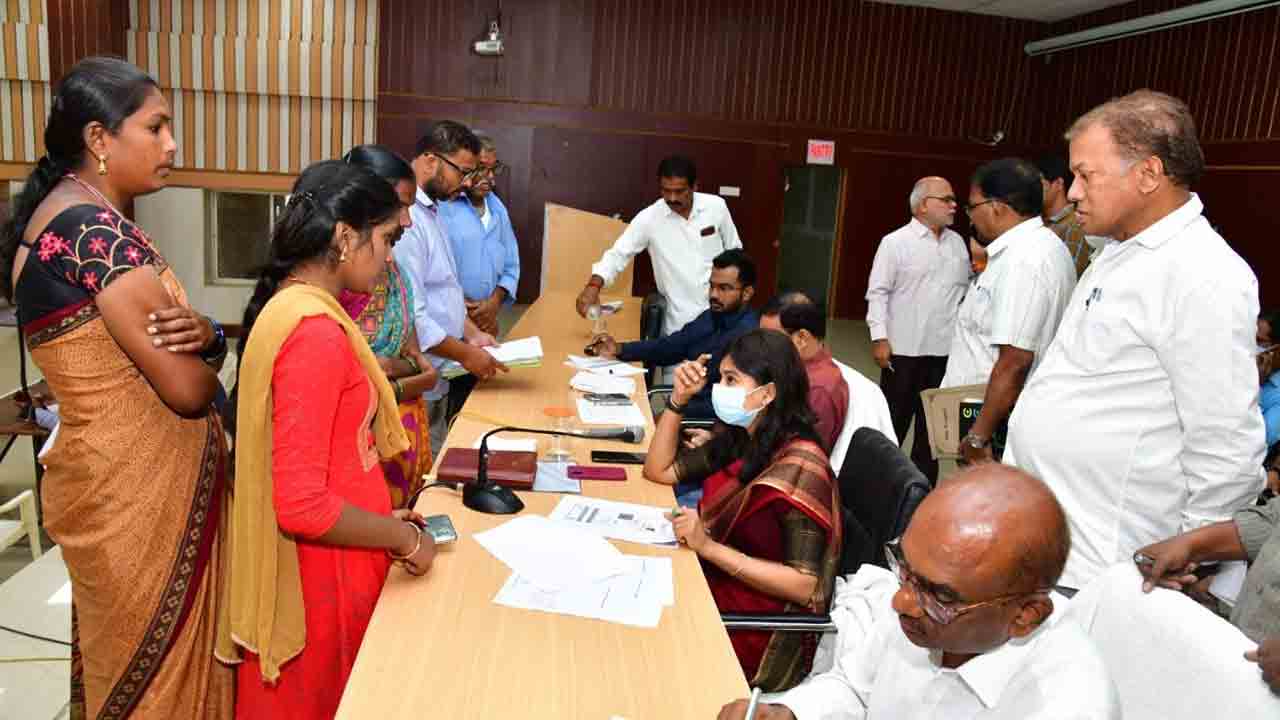 ప్రజావాణి అర్జీలు సత్వరమే పరిష్కరించాలి