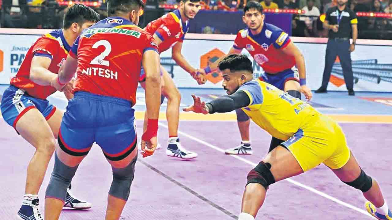 సెమీస్‌కు బుల్స్‌, తలైవాస్‌