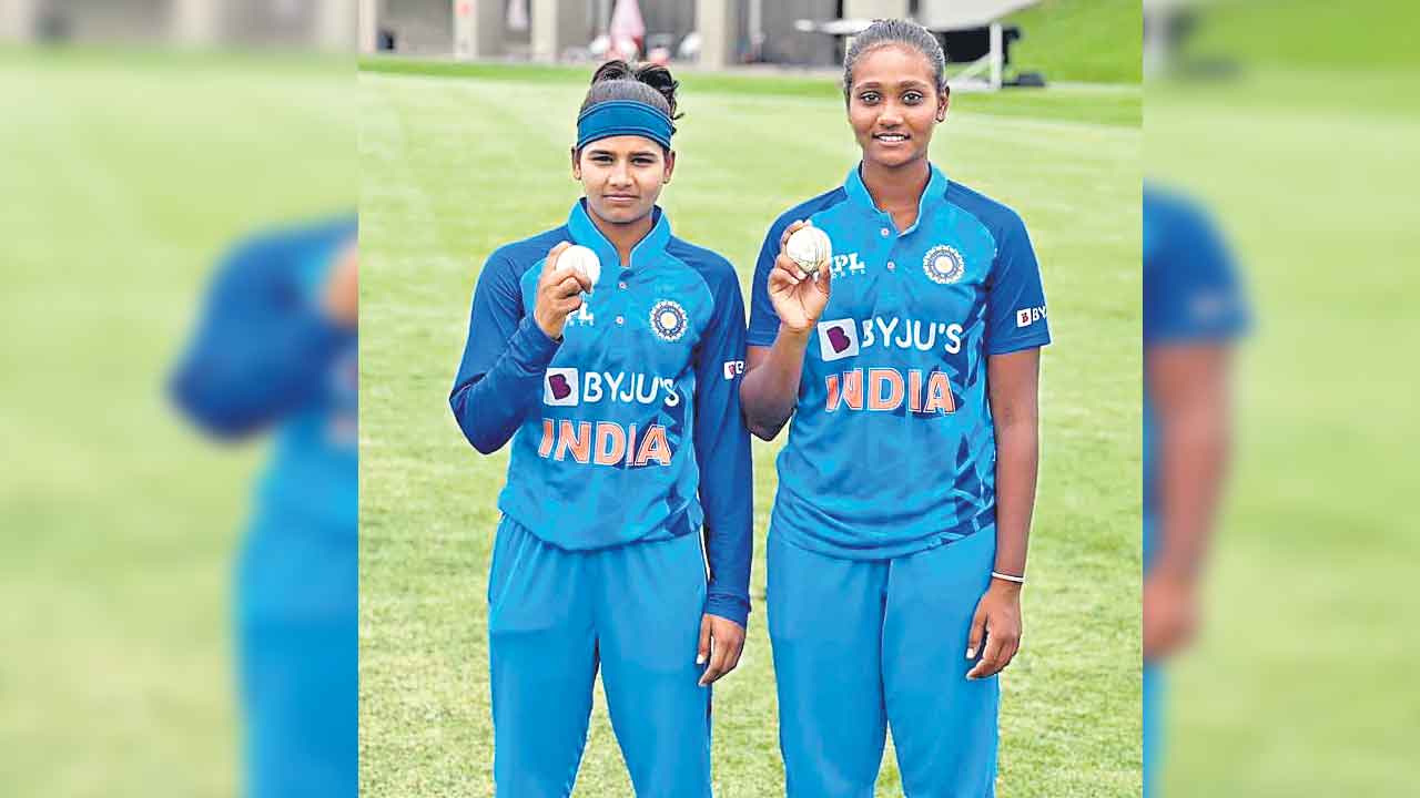 మన అమ్మాయిల శుభారంభం