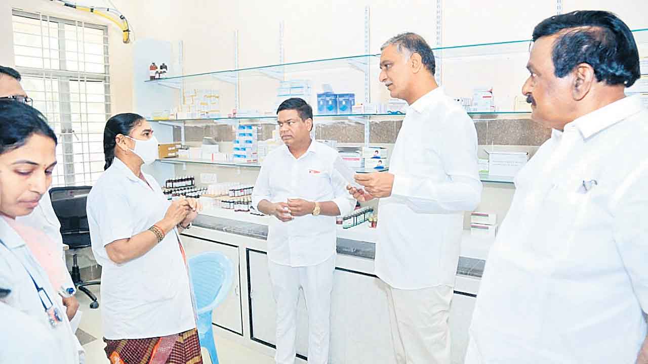 ఆర్మూర్‌ సర్కారు దవాఖాన సేవలు భేష్‌