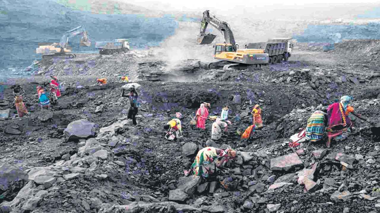 ప్రై‘వేటు’కు సింగరేణి.. తెలంగాణ వ్యతిరేకిస్తున్నా 4 బొగ్గు గనులకు వేలం