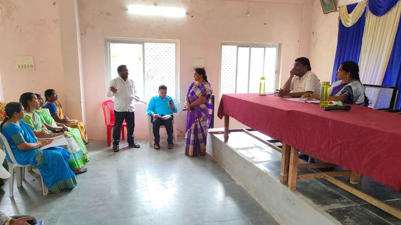 అభివృద్ధి పనుల్లో జాప్యాన్ని నివారించాలి