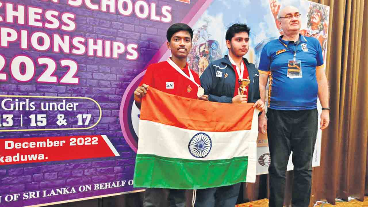 ఆకాశ్‌కు రజతం