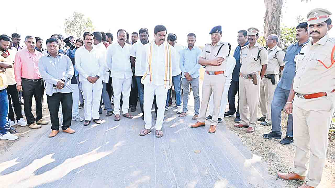 రోడ్లను కాపాడుకోవడం అందరి బాధ్యత