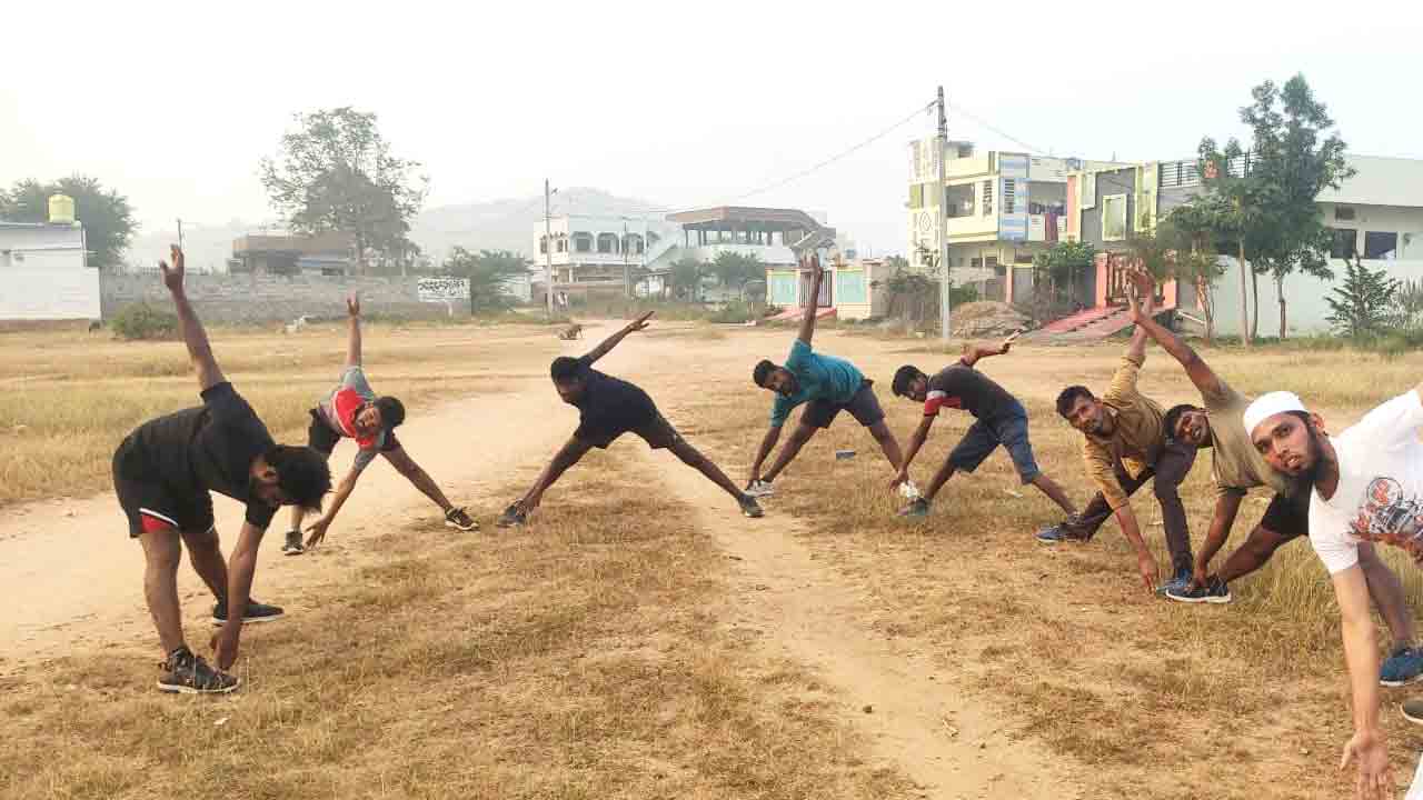 కొలువుకు.. కఠోర సాధన