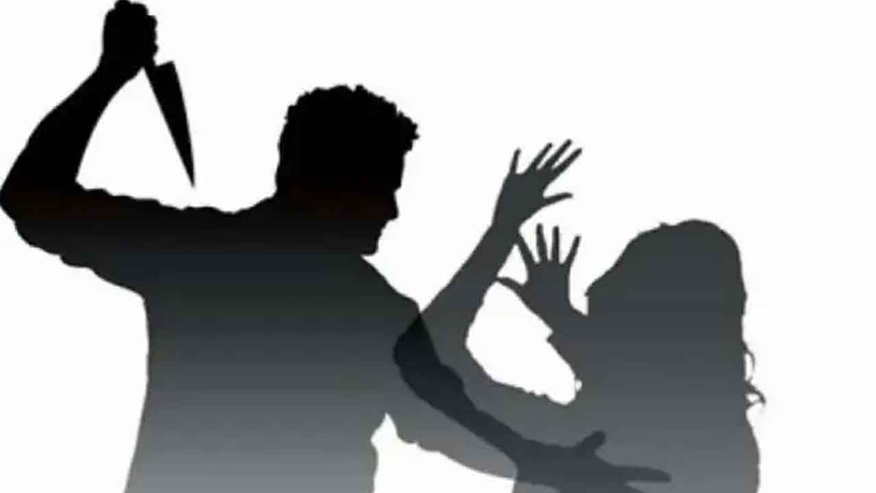 ఏఎన్‌ఎంపై కత్తితో దాడి.. పరిస్థితి విషమం