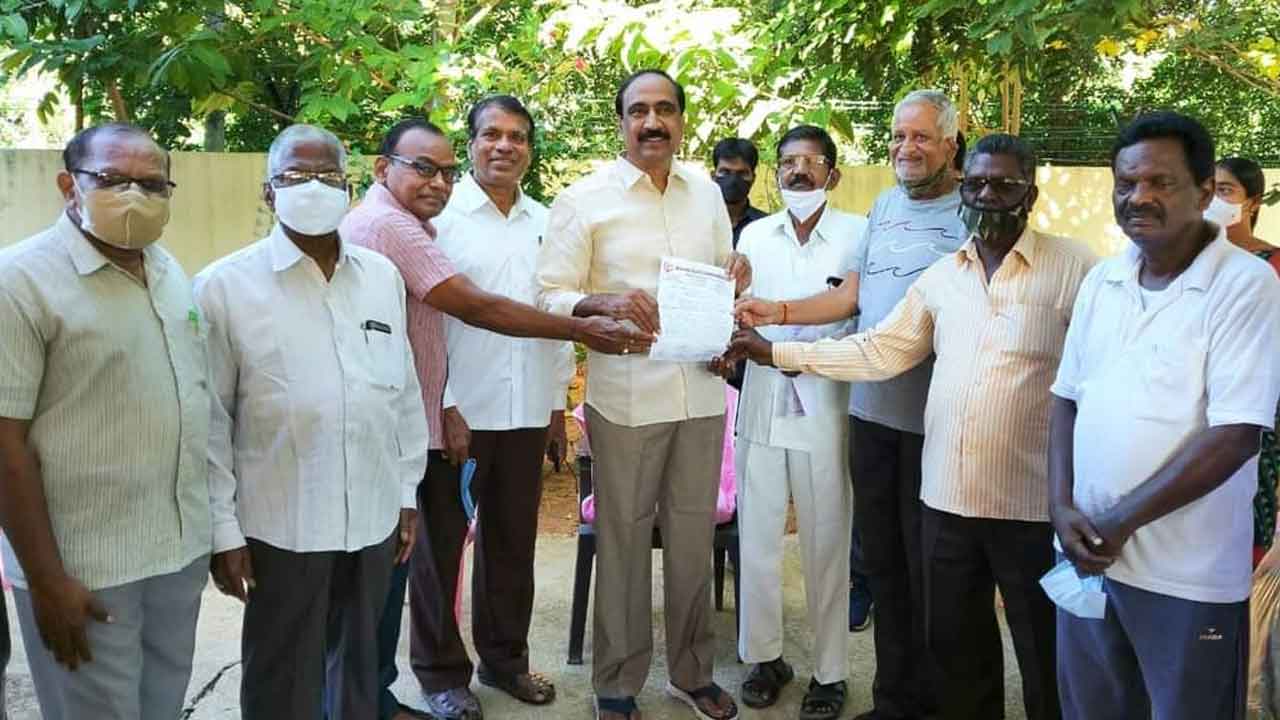 పెన్షనర్లకు ప్రభుత్వం పెద్దపీట : ఎమ్మెల్యే సంజయ్ కుమార్