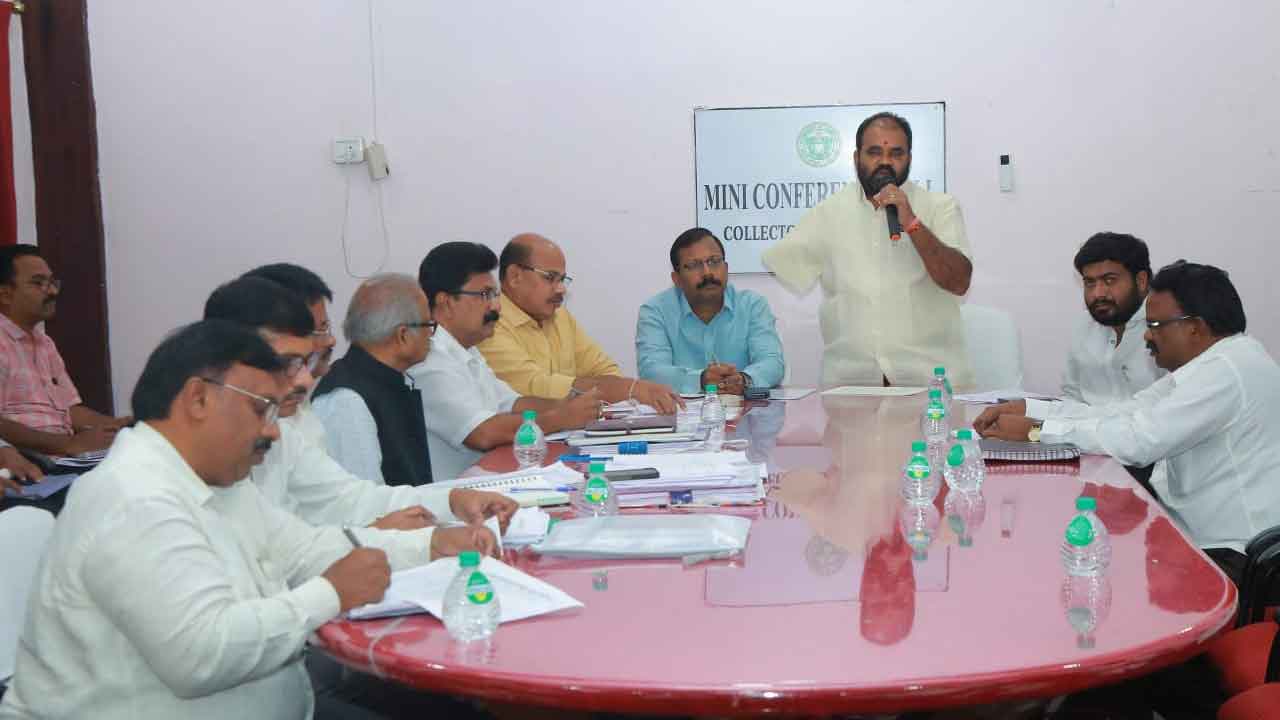 నల్లగొండ సుందరీకరణ పనులు వేగవంతం చేయాలి