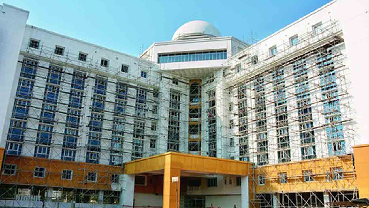 Vasthu Shastra | ప్రభుత్వ ఆఫీసులకు ప్రహరీ ఎందుకు కట్టడం లేదు? ఆ అవసరం వాటికి ఉండదా?