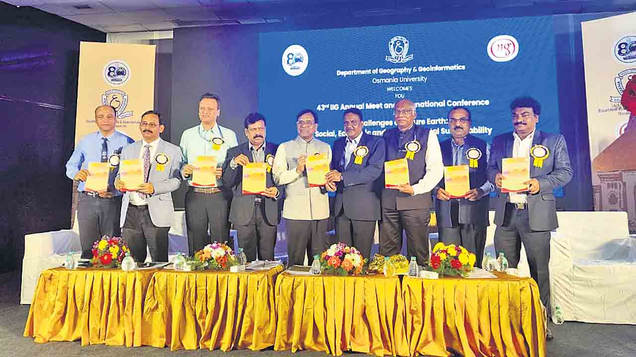 ప్రపంచ సమస్యలకు పరిష్కార మార్గాలను అన్వేషించాలి