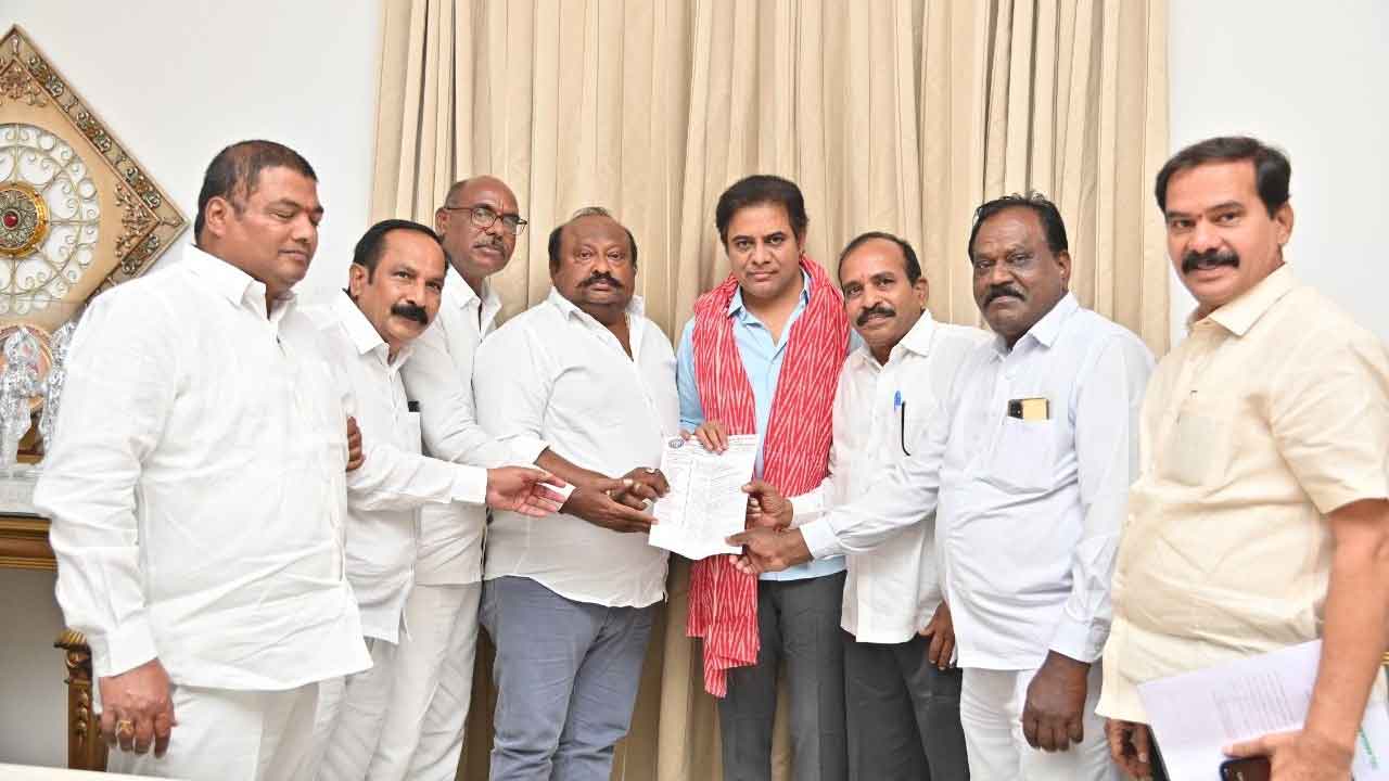 మంత్రి కేటీఆర్‌ను కలిసిన రేషన్‌ డీలర్లు