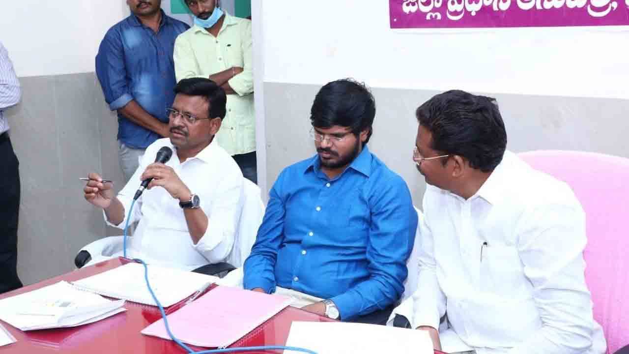 పెద్దాసుపత్రి అభివృద్ధికి కృషిచేయాలి