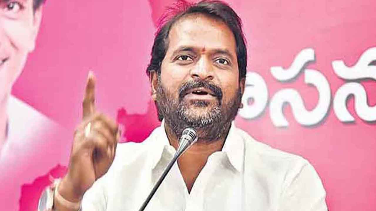 తెలంగాణ మహిళలెవరూ షర్మిలలా మాట్లాడరు..