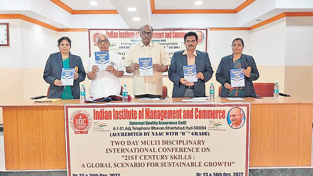 ఐఐఎంసీలో ముగిసిన అంతర్జాతీయ సదస్సు