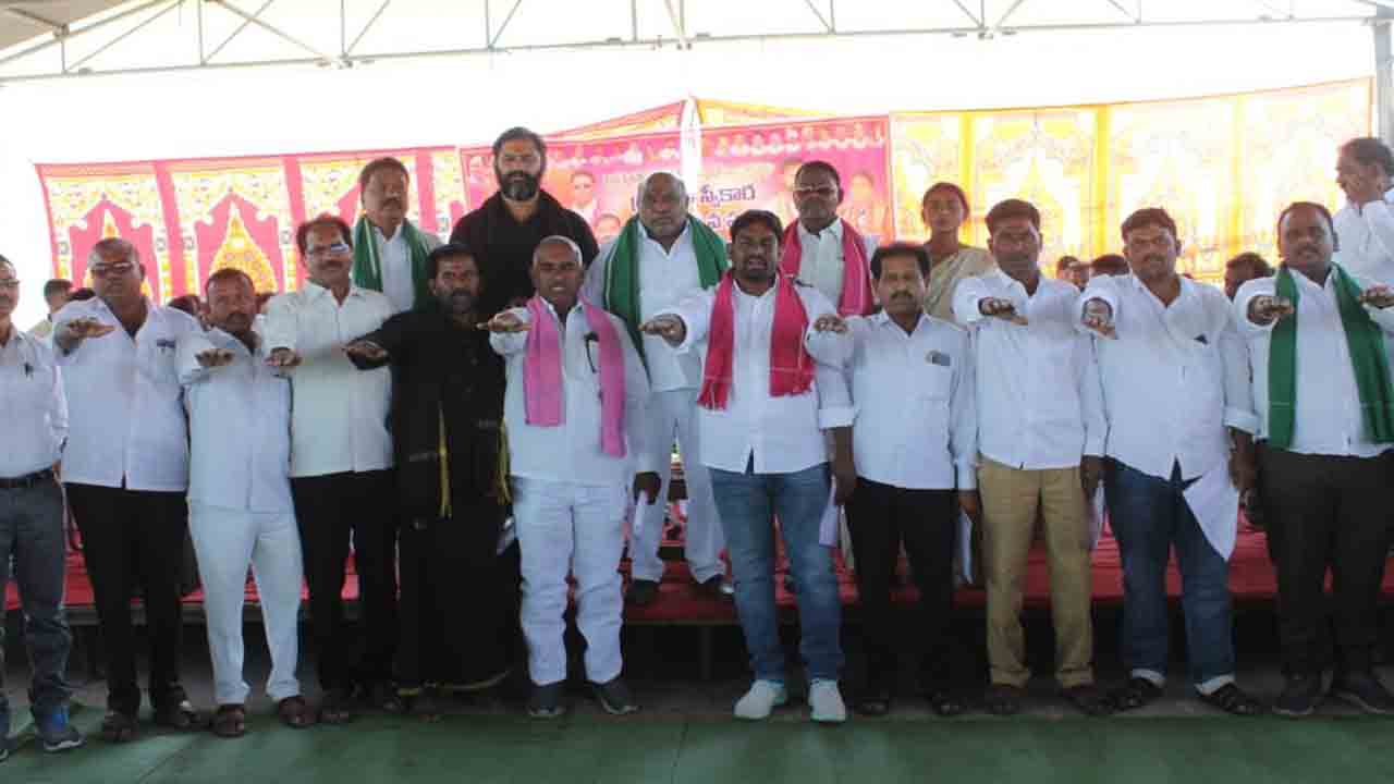 ఆదివాసీ ఆడబిడ్డలకు పెద్దపీట