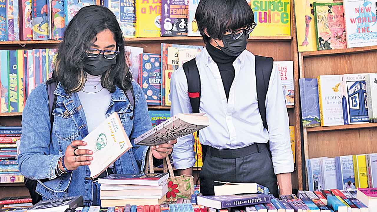 సాహితీ పూదోటలో ఆబాలగోపాలం