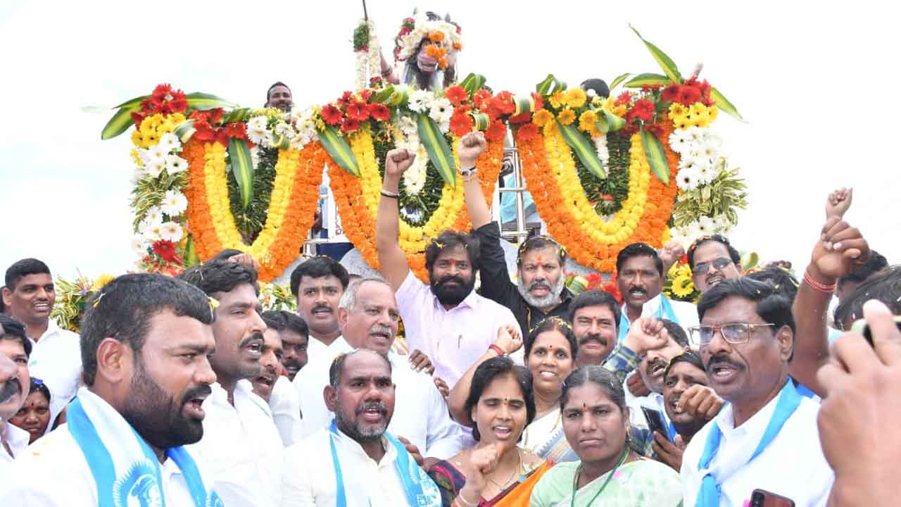 బడుగు, బలహీన వర్గాల అభ్యున్నతికి కృషి